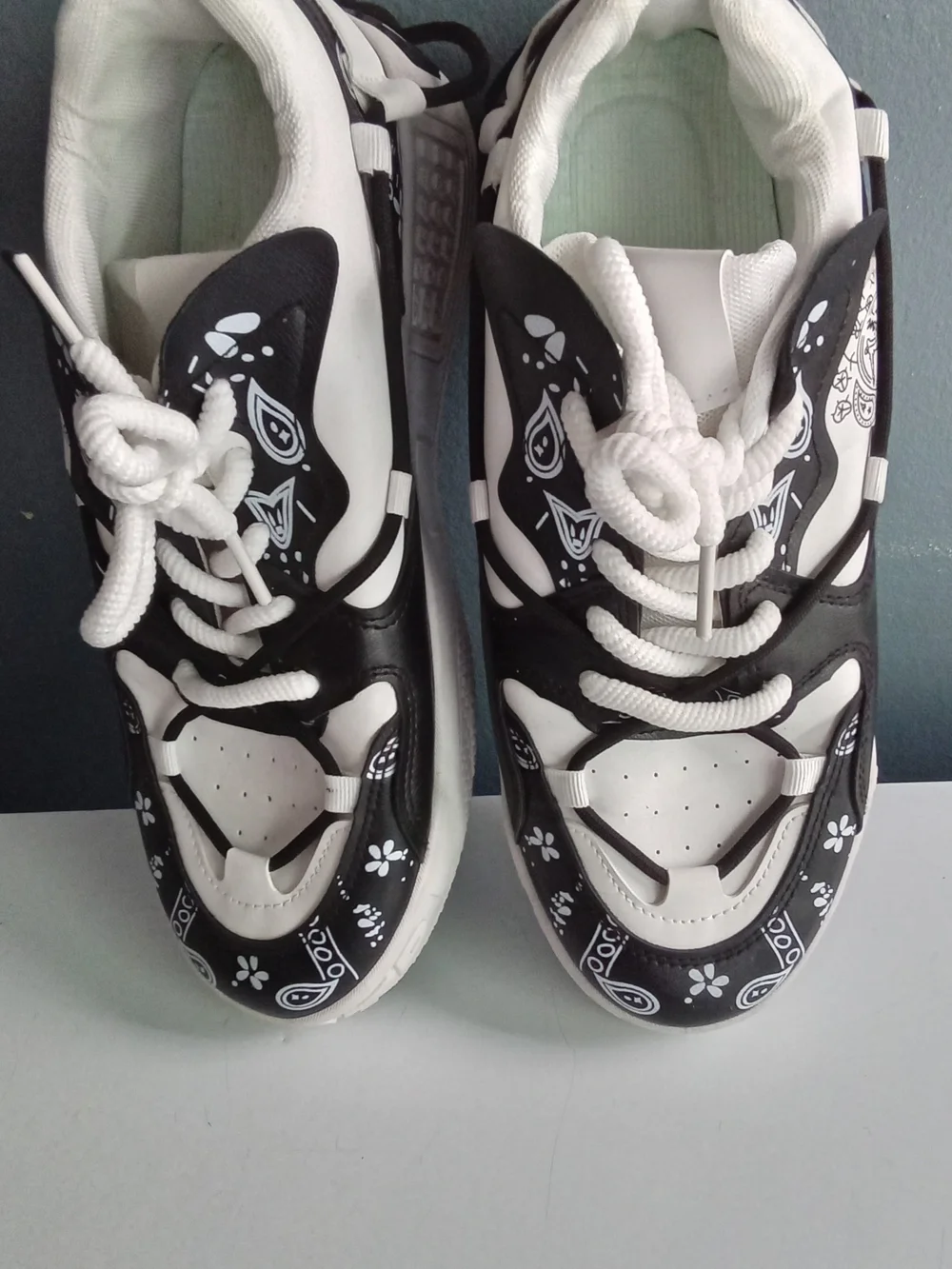 Shoes Culture Bandana Paisley Low Top Sneakers Black White Streetwear Mens 41